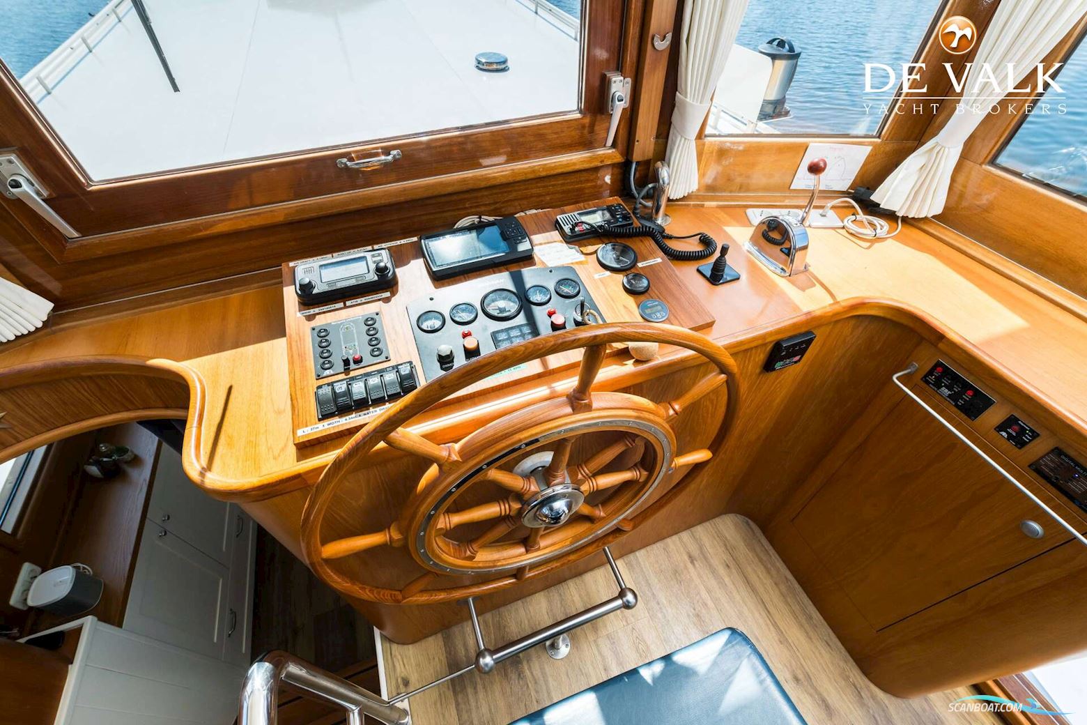 Luxe Motor 28M