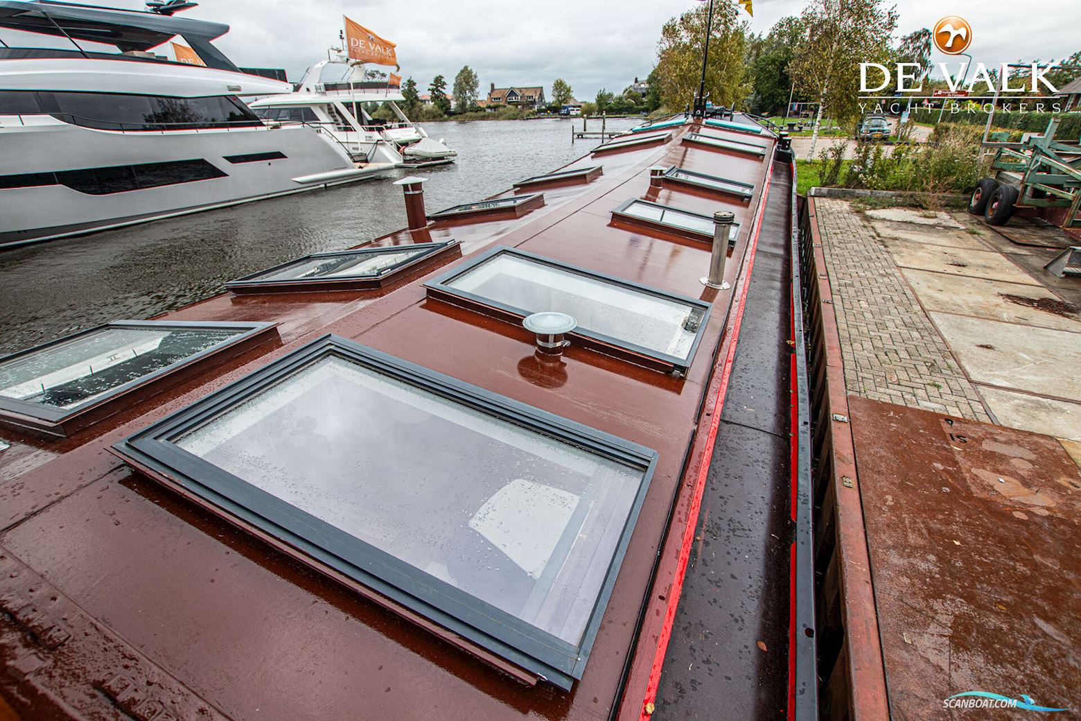 Luxe Motor 28M