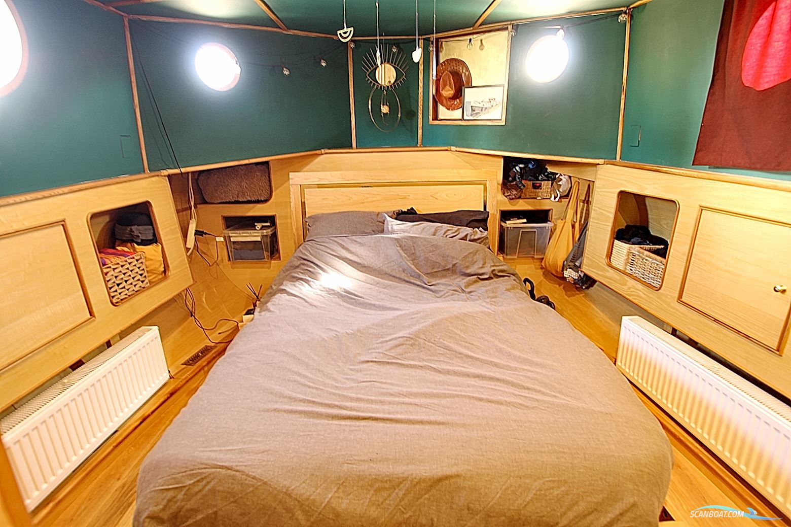 Luxe Motor Live Aboard