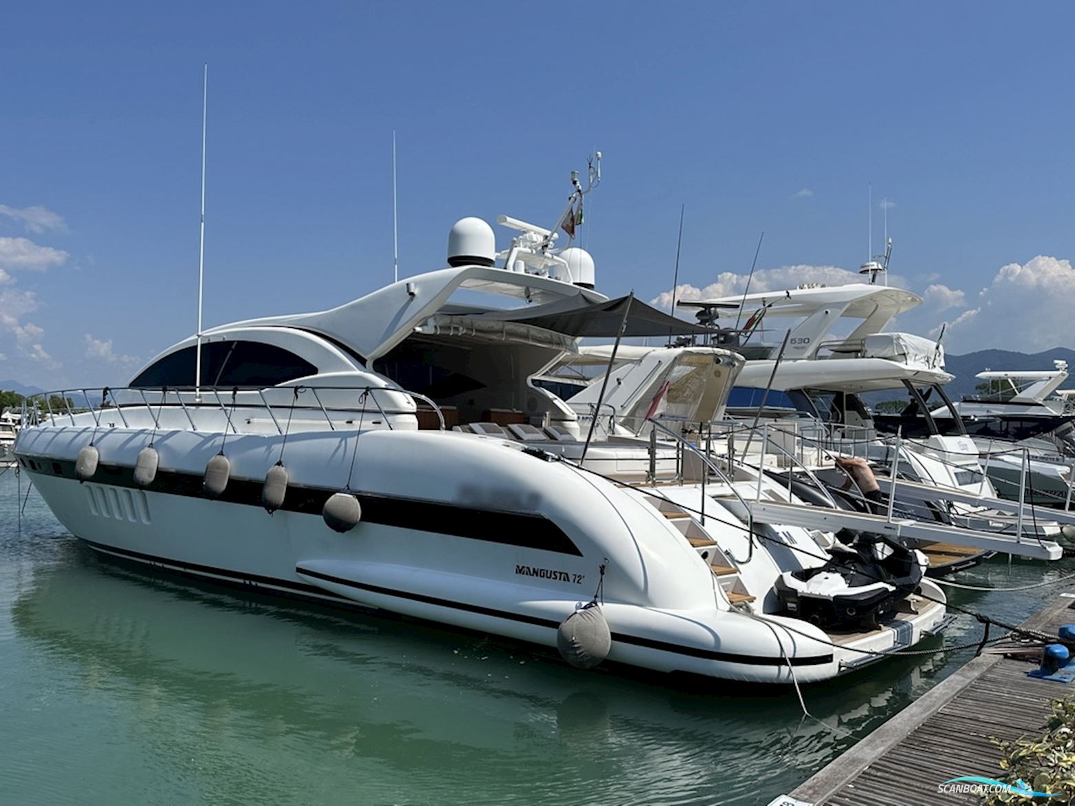 Mangusta 72