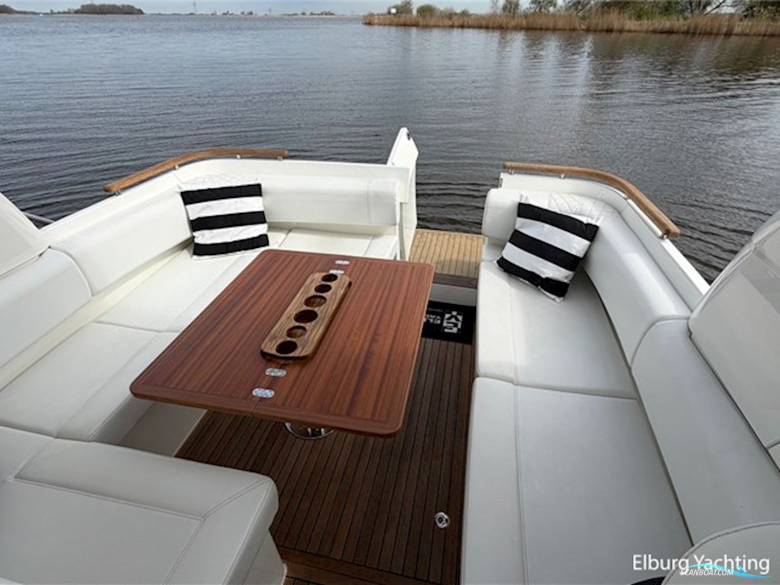 Marex 310 Sun Cruiser