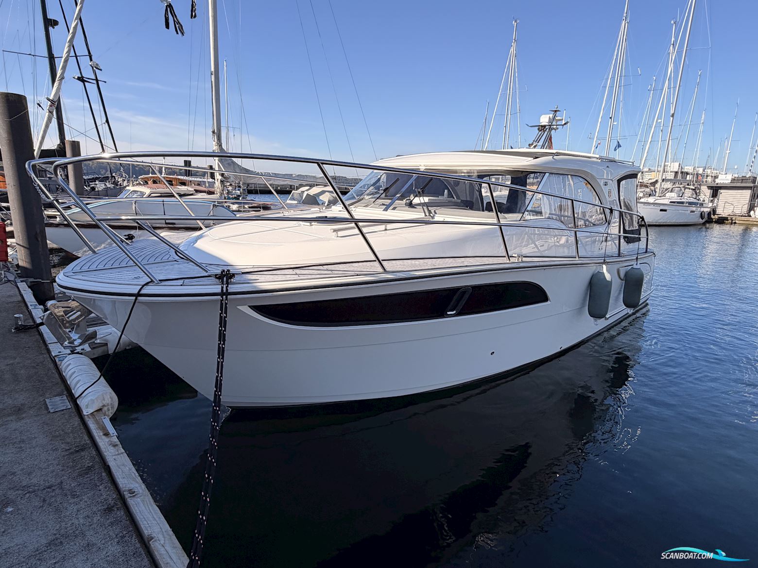 Marex 310 Sun Cruiser