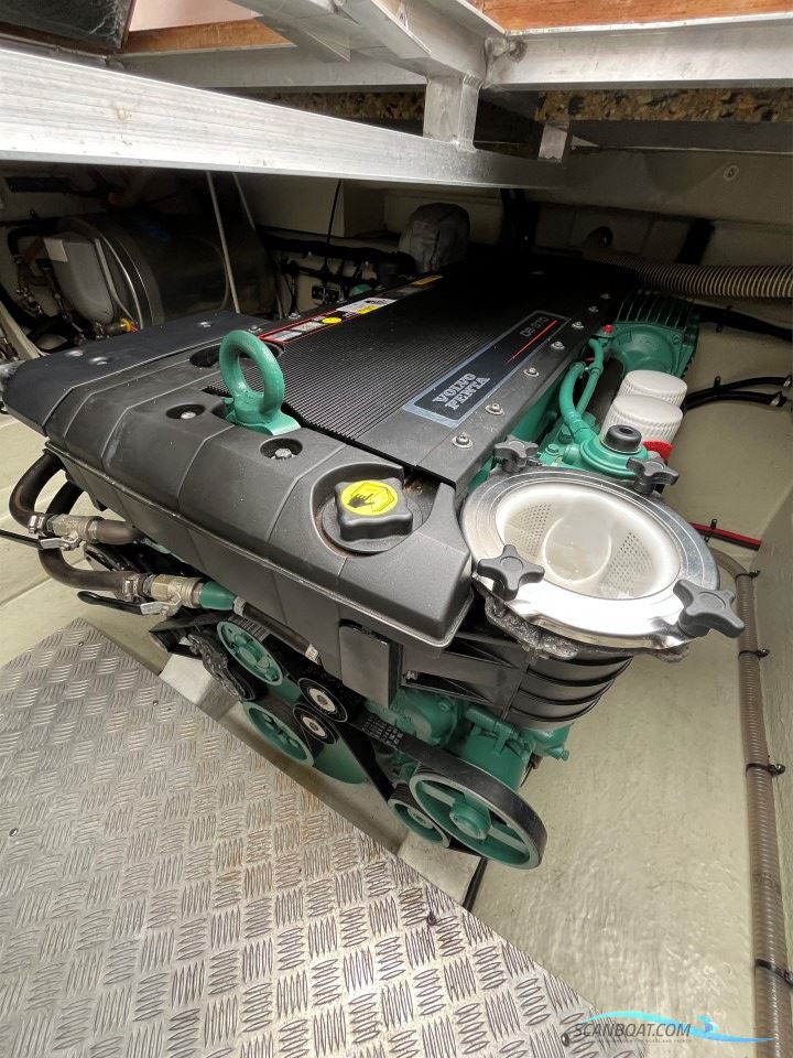 Marex 350 CC Cabriolet Cruiser