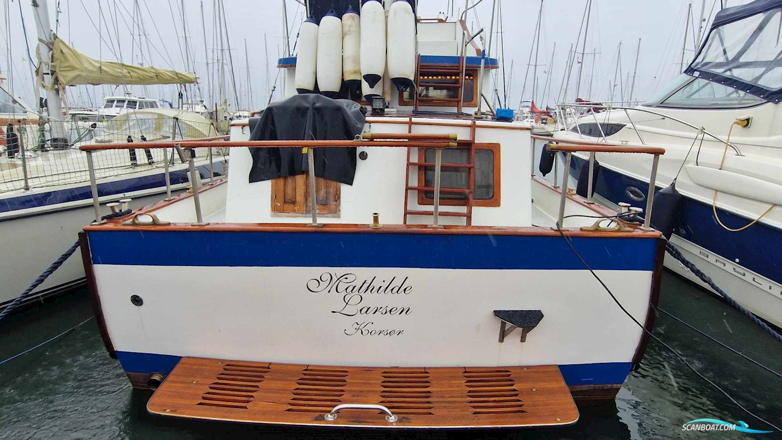 Marine Trader 34 Double Cabin