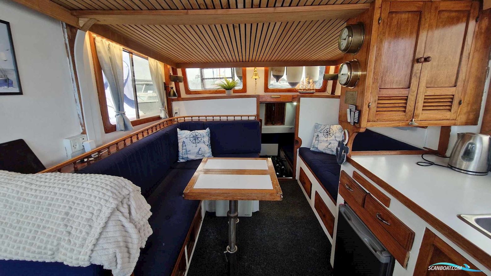 Marine Trader 34 Double Cabin