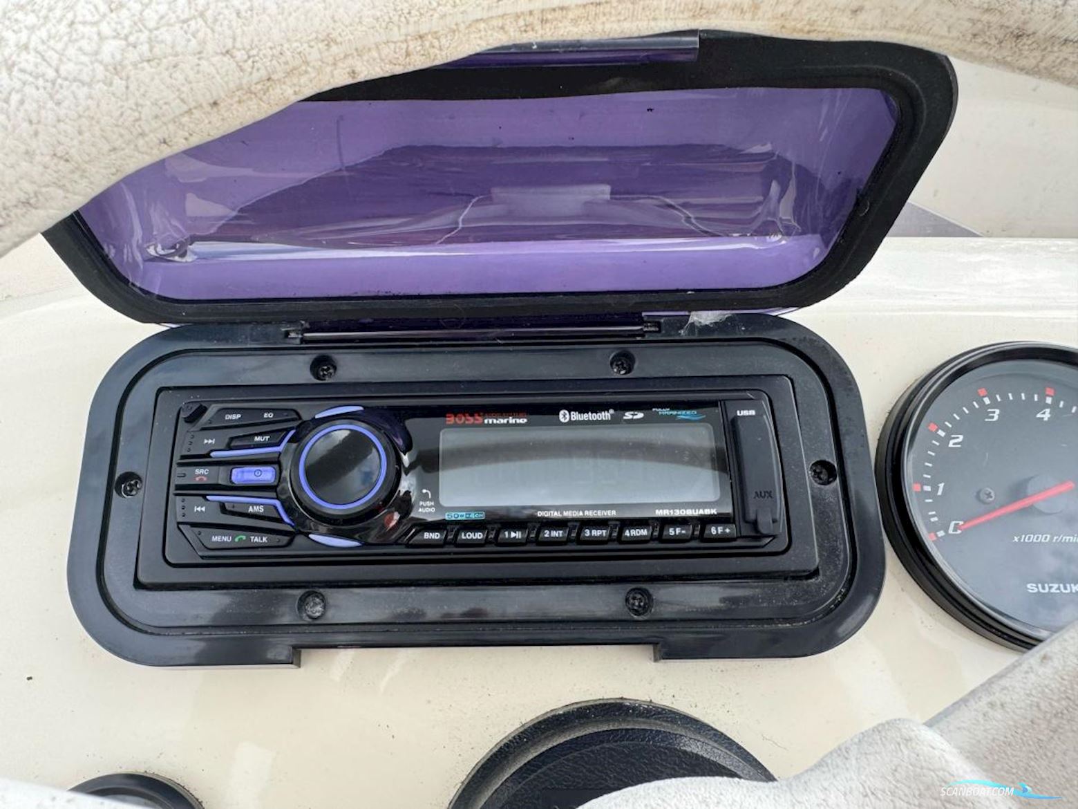 Marion 440 Consoleboot direct leverbaar!