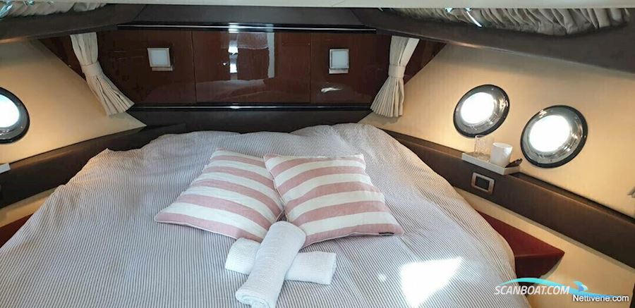 Marquis 420 Sport Coupe