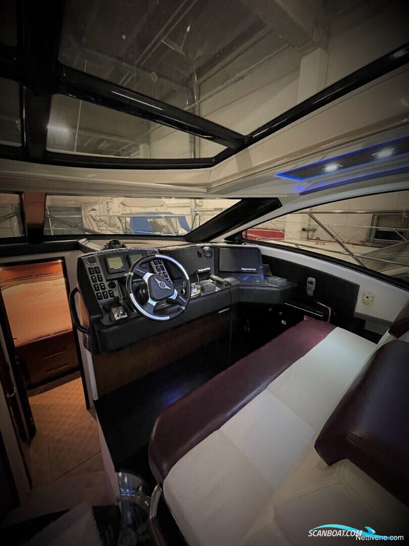 Marquis 420 Sport Coupe