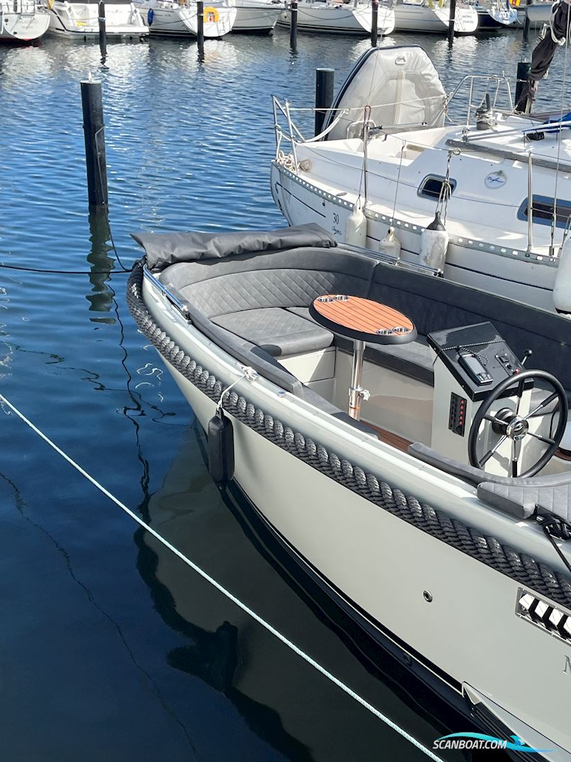 Maxima 600 Tender