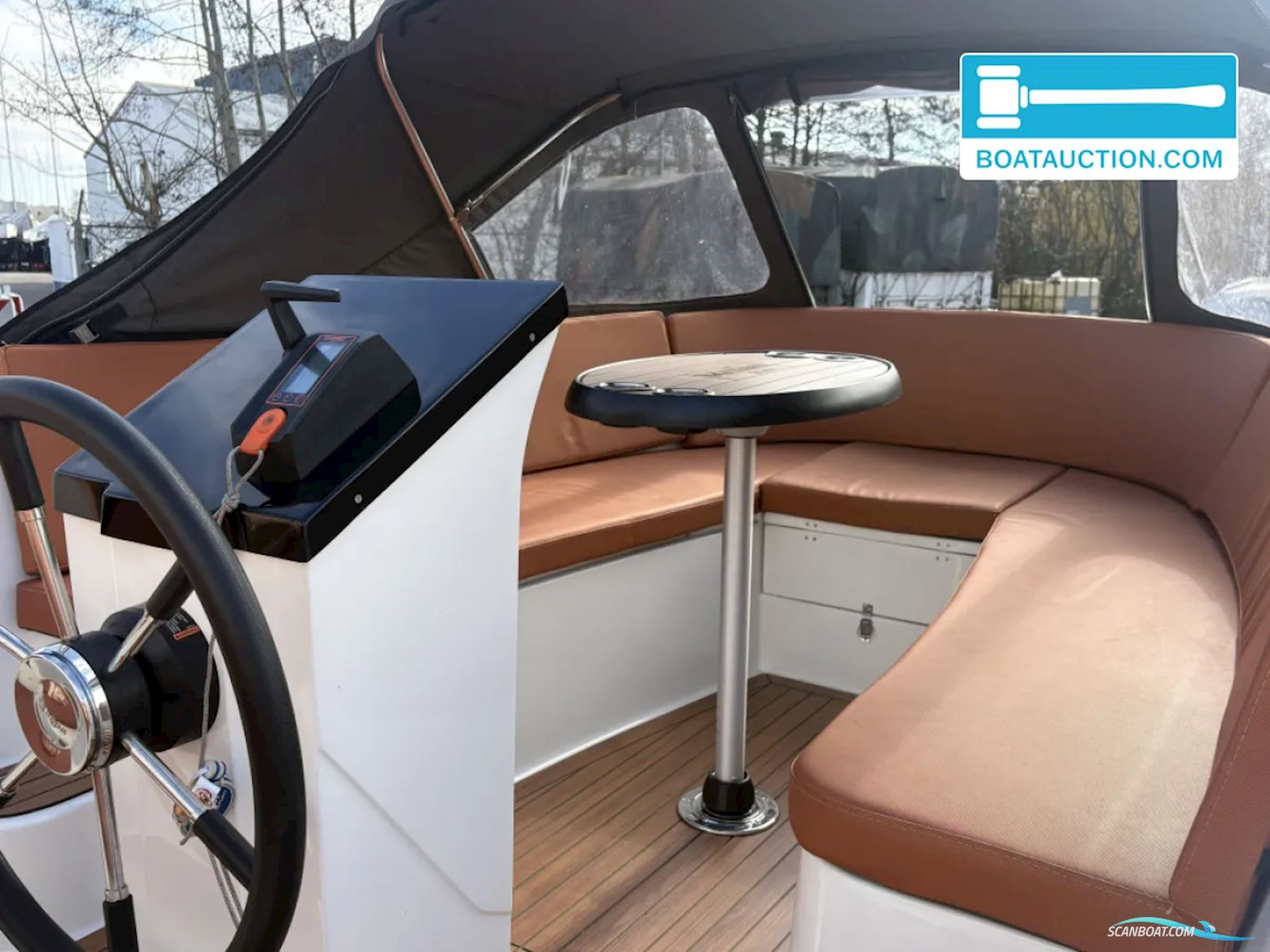 Maxima 600 Tender