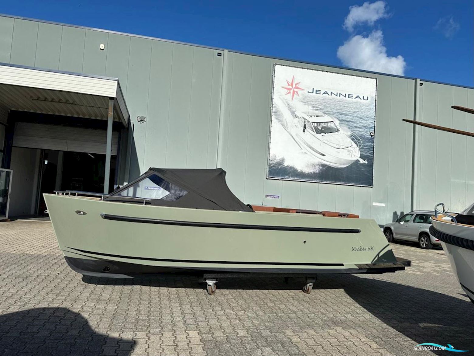 Maxima 630 Tender met boegschroef