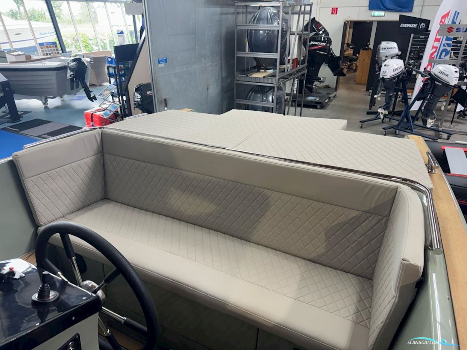 Maxima 630 Tender Met Boegschroef