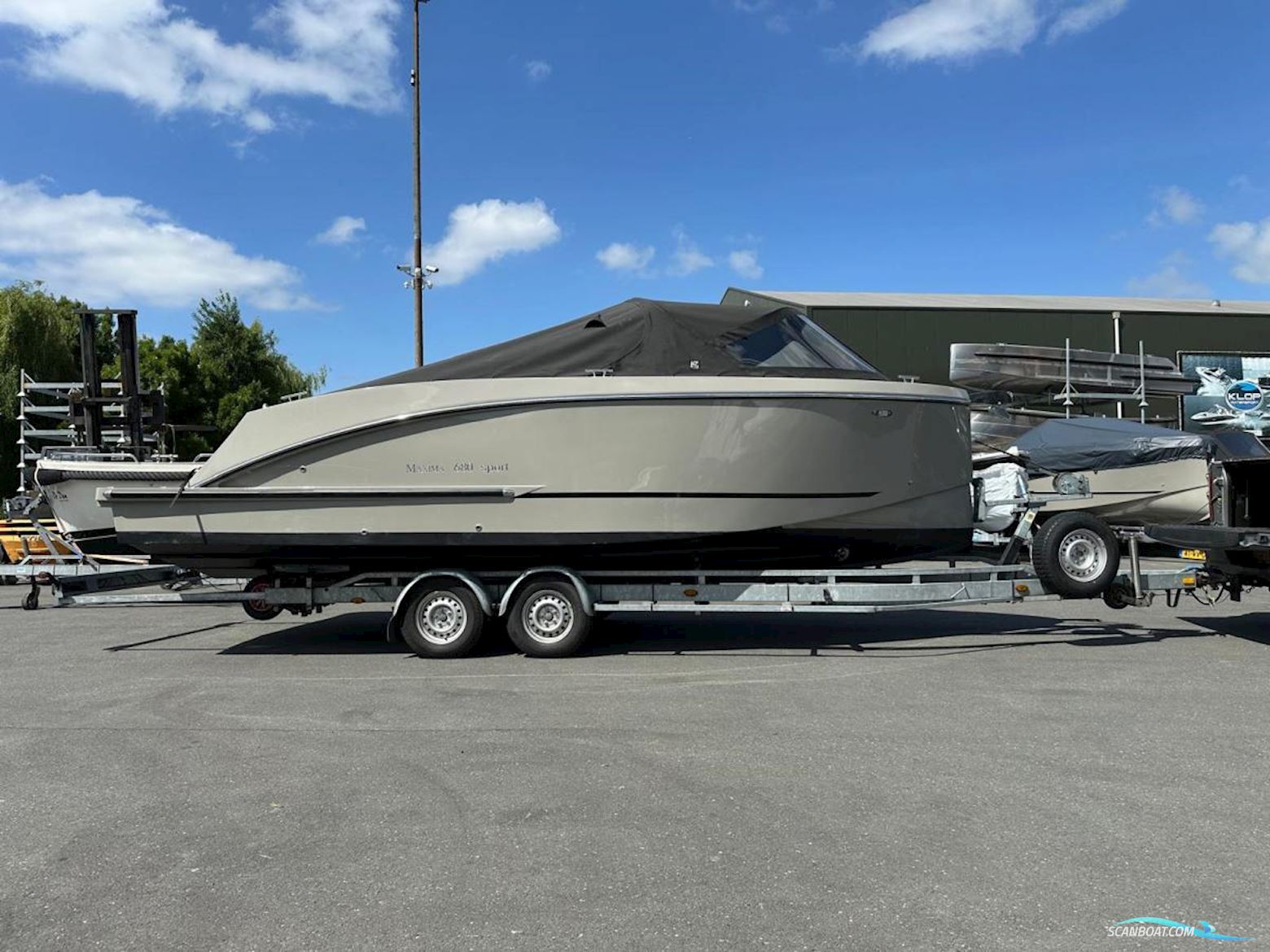 Maxima 680 Sport Lounge Motorboot 2025, mit Suzuki motor, Niederlande