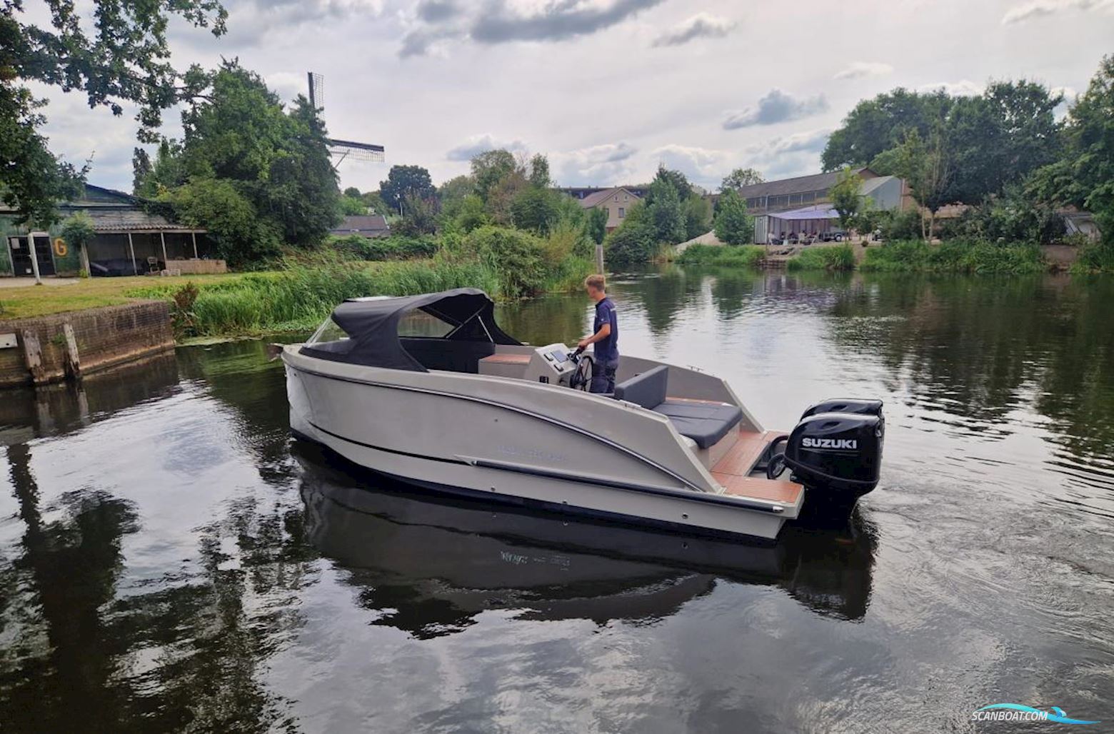 Maxima 680 Sport Lounge Motorboot 2025, mit Suzuki motor, Niederlande