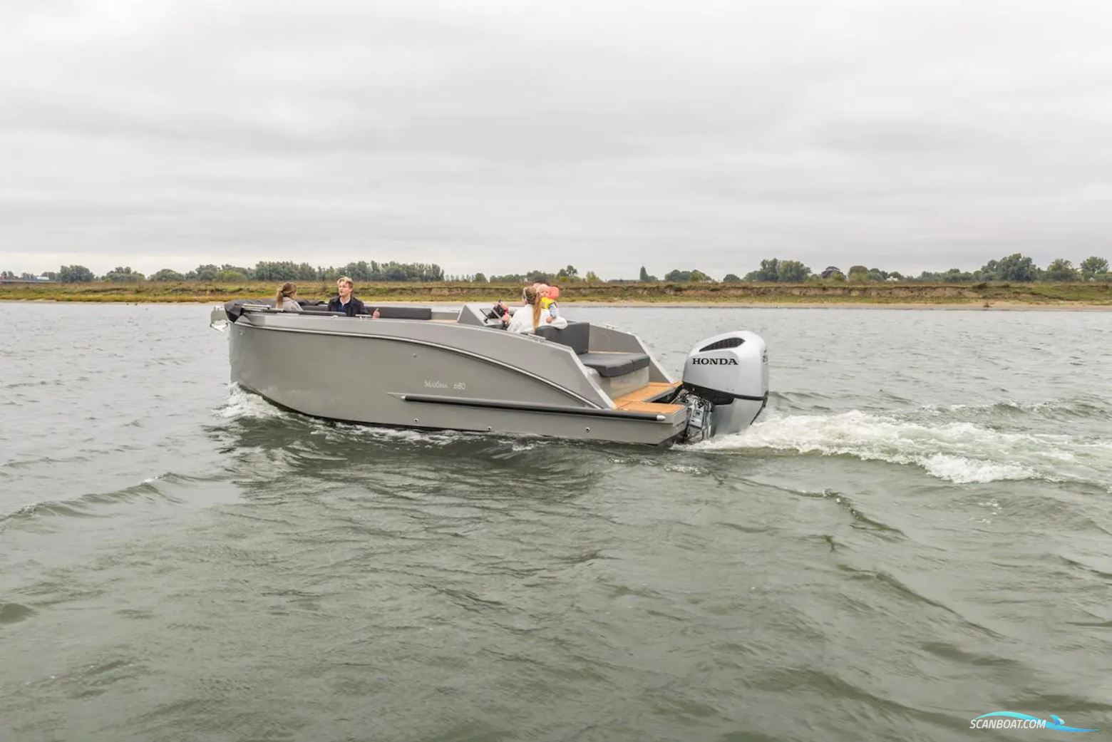 Maxima 680 Sport Lounge