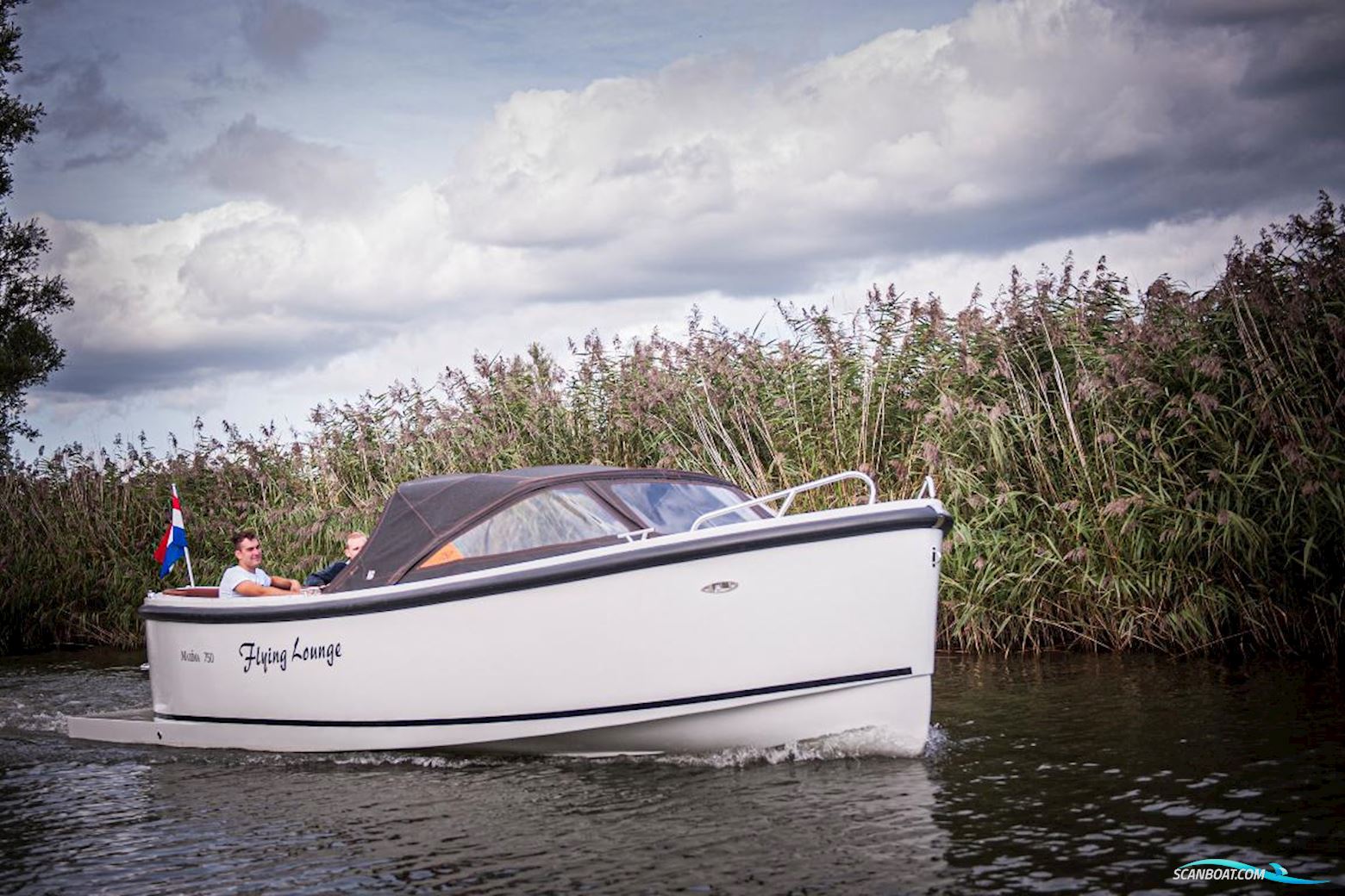 Maxima 750 Flying lounge