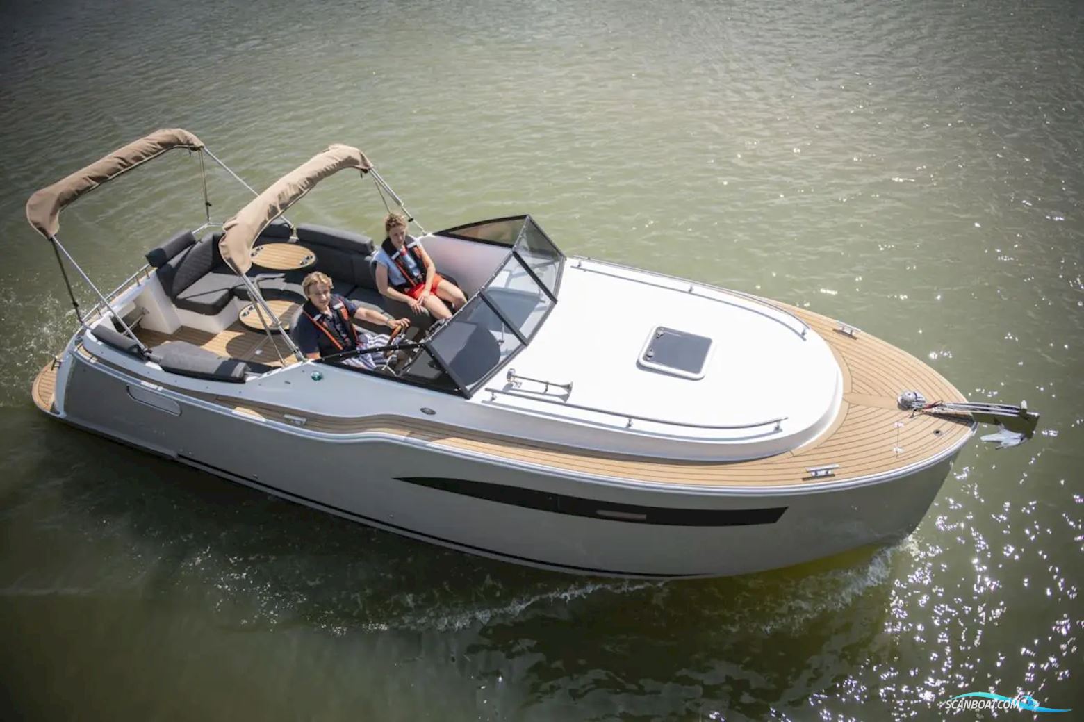 Maxima 920 Cabin