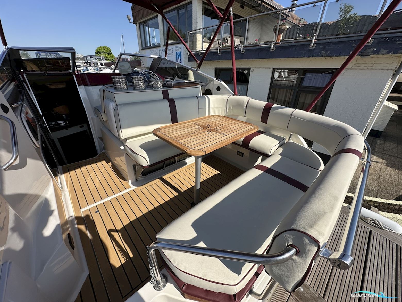 Maxum 2300