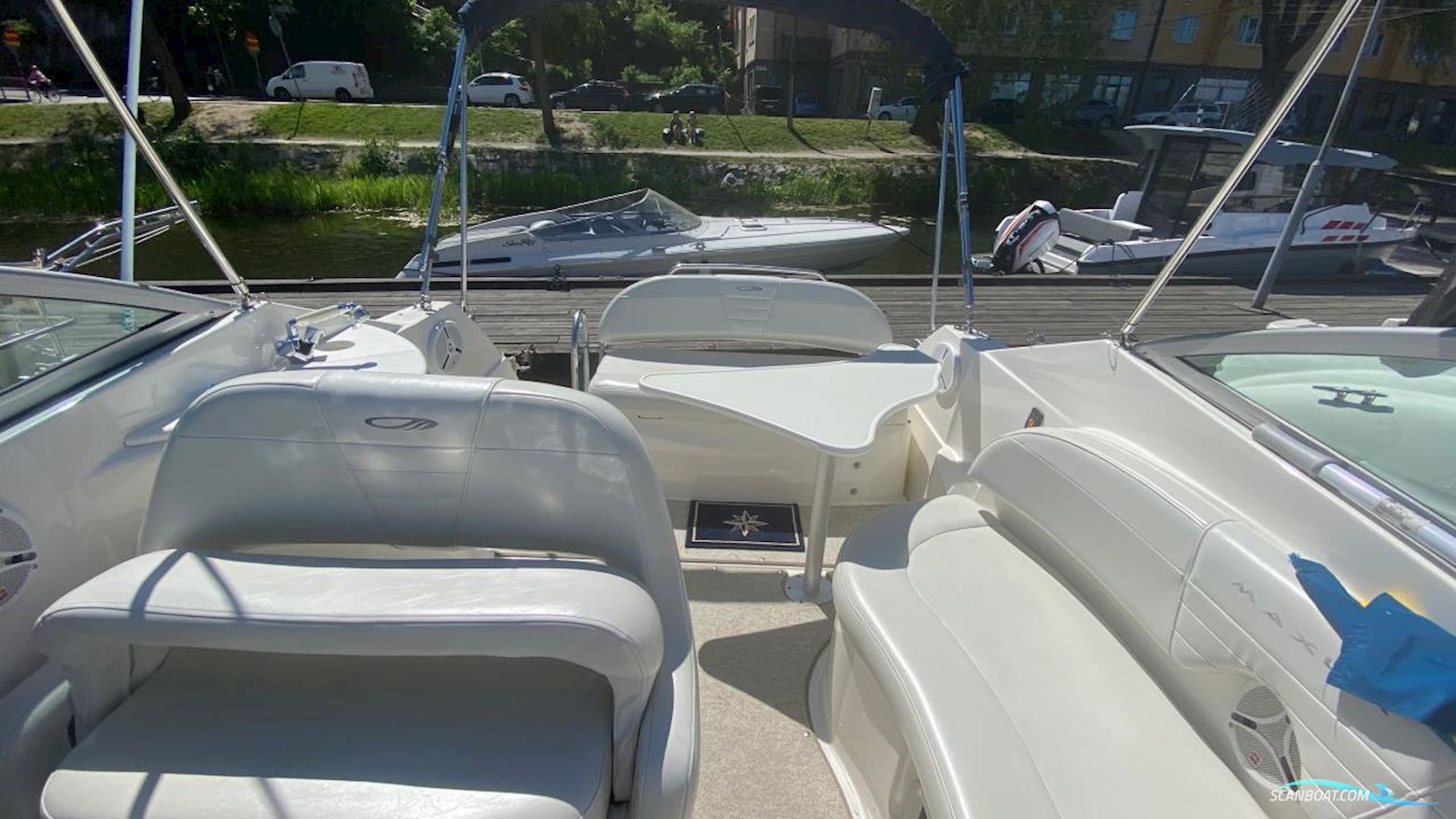 Maxum 2400 SC