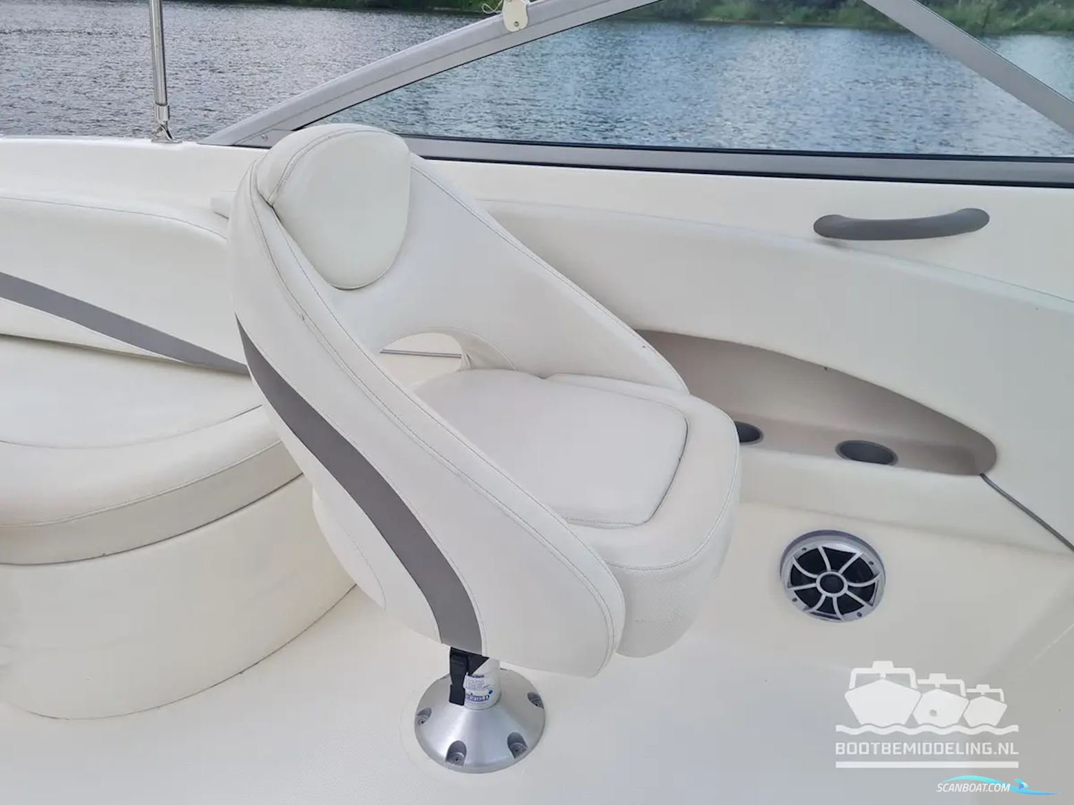 Maxum 2400 SC3, inclusief trailer