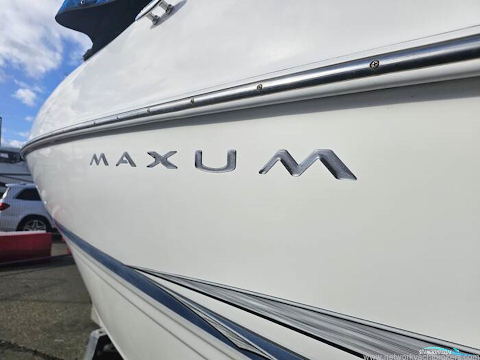 Maxum 2400 SC3