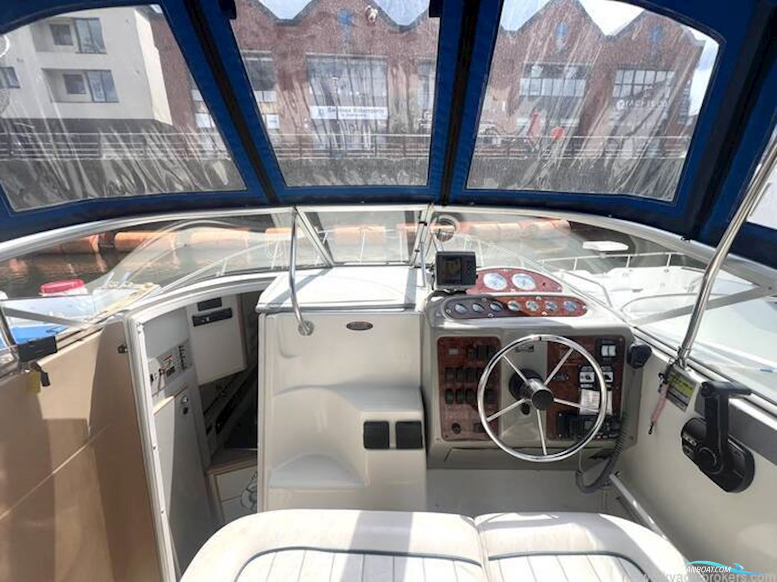 Maxum 2400 Scr
