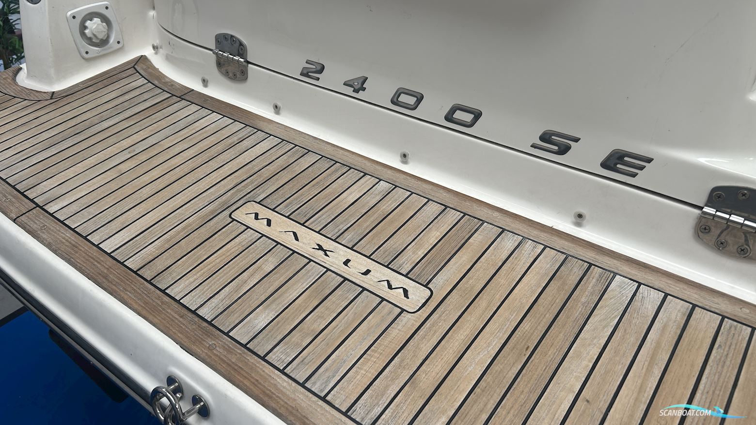 Maxum 2400 SE