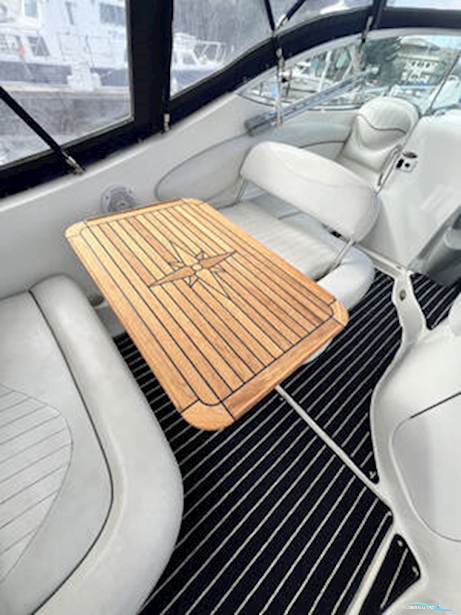 Maxum 2500SE