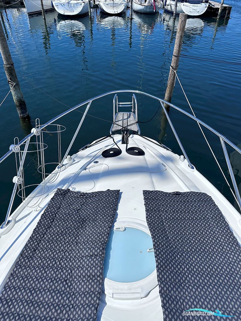 Maxum 2700 SE