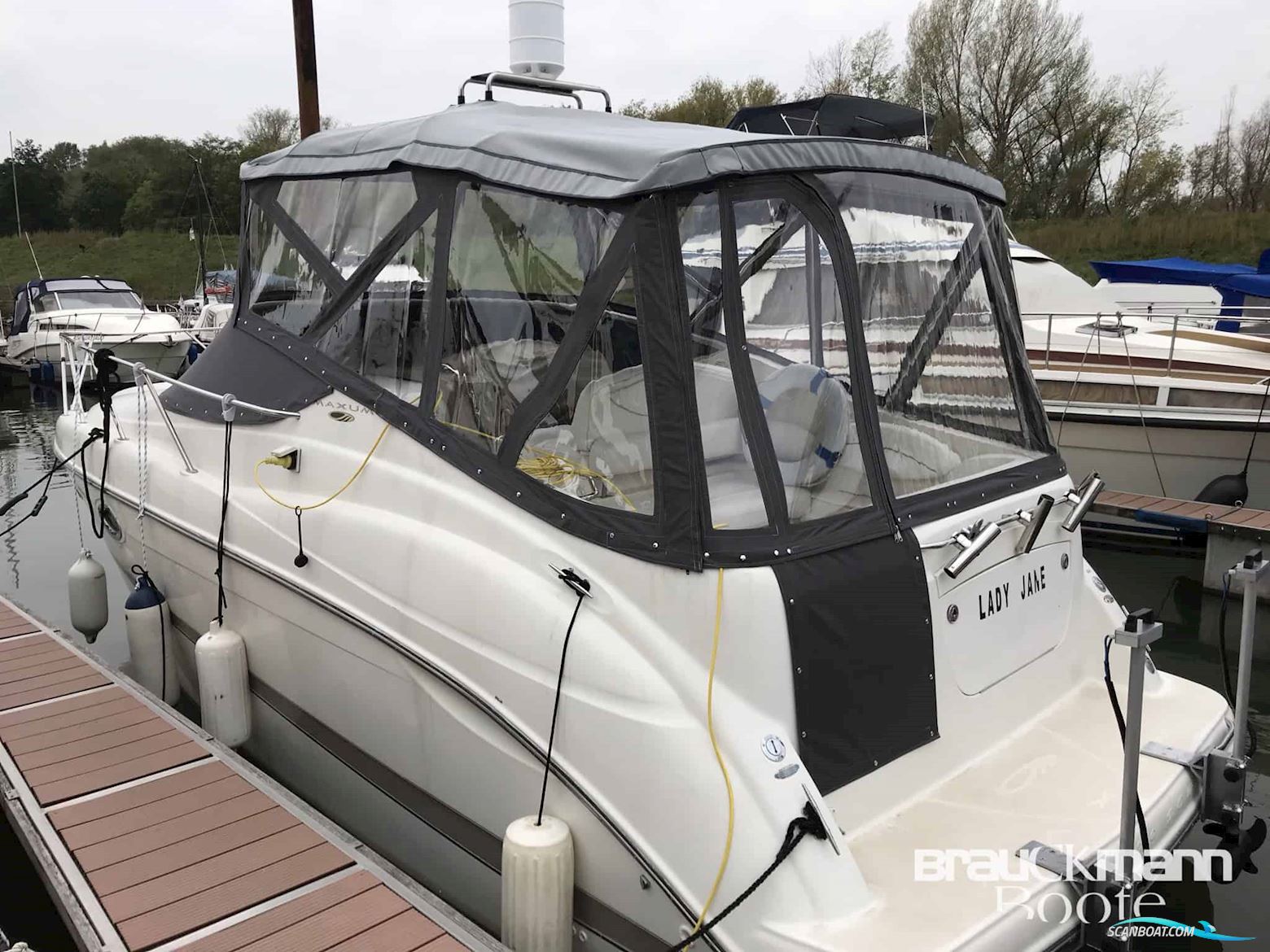 Maxum 2700 Src
