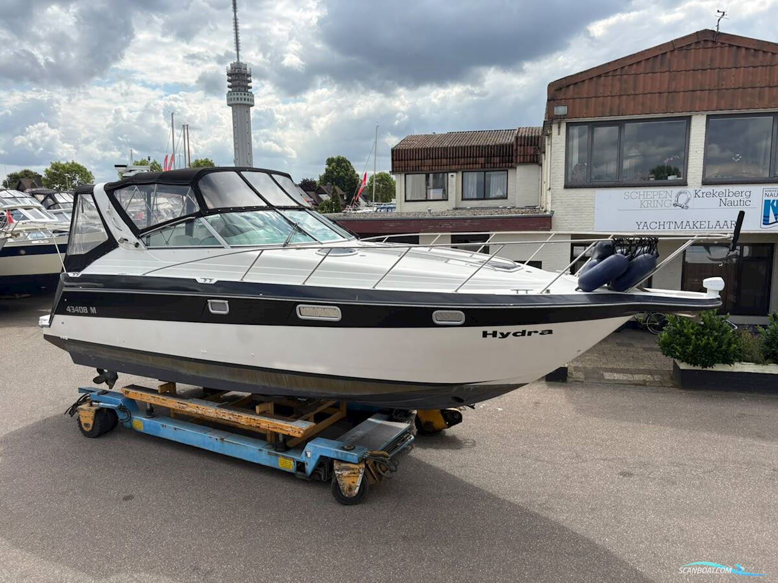 Maxum 3200 Scr