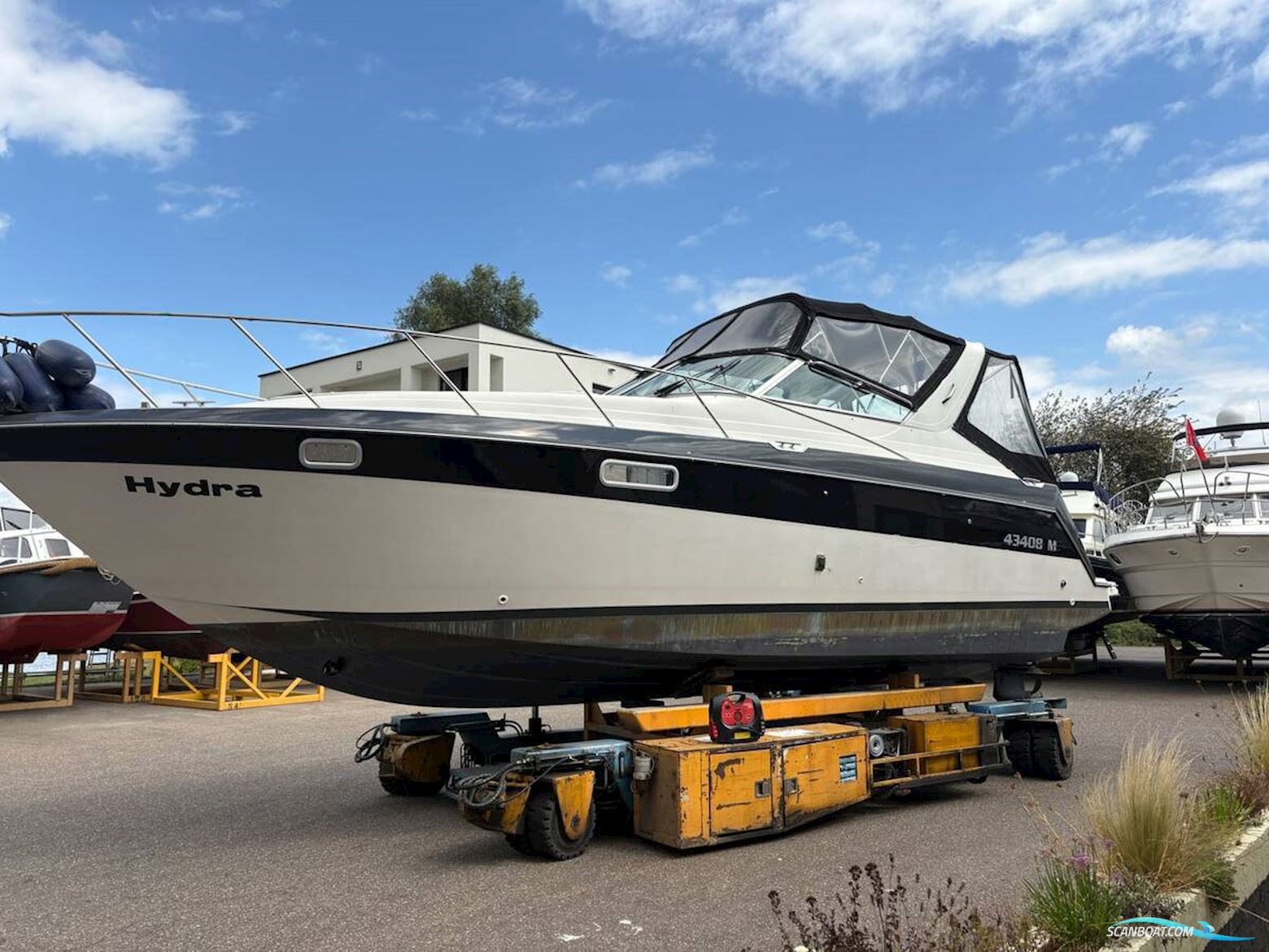 Maxum 3200 Scr