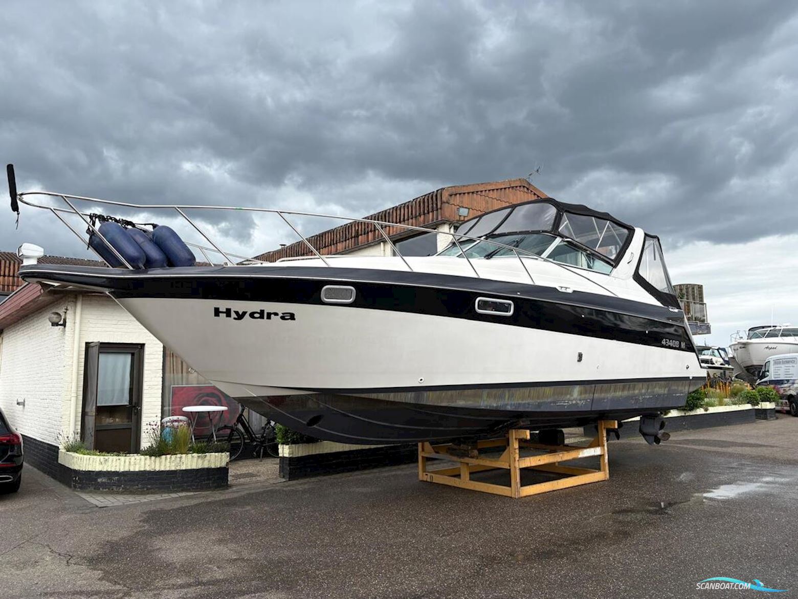 Maxum 3200 Scr