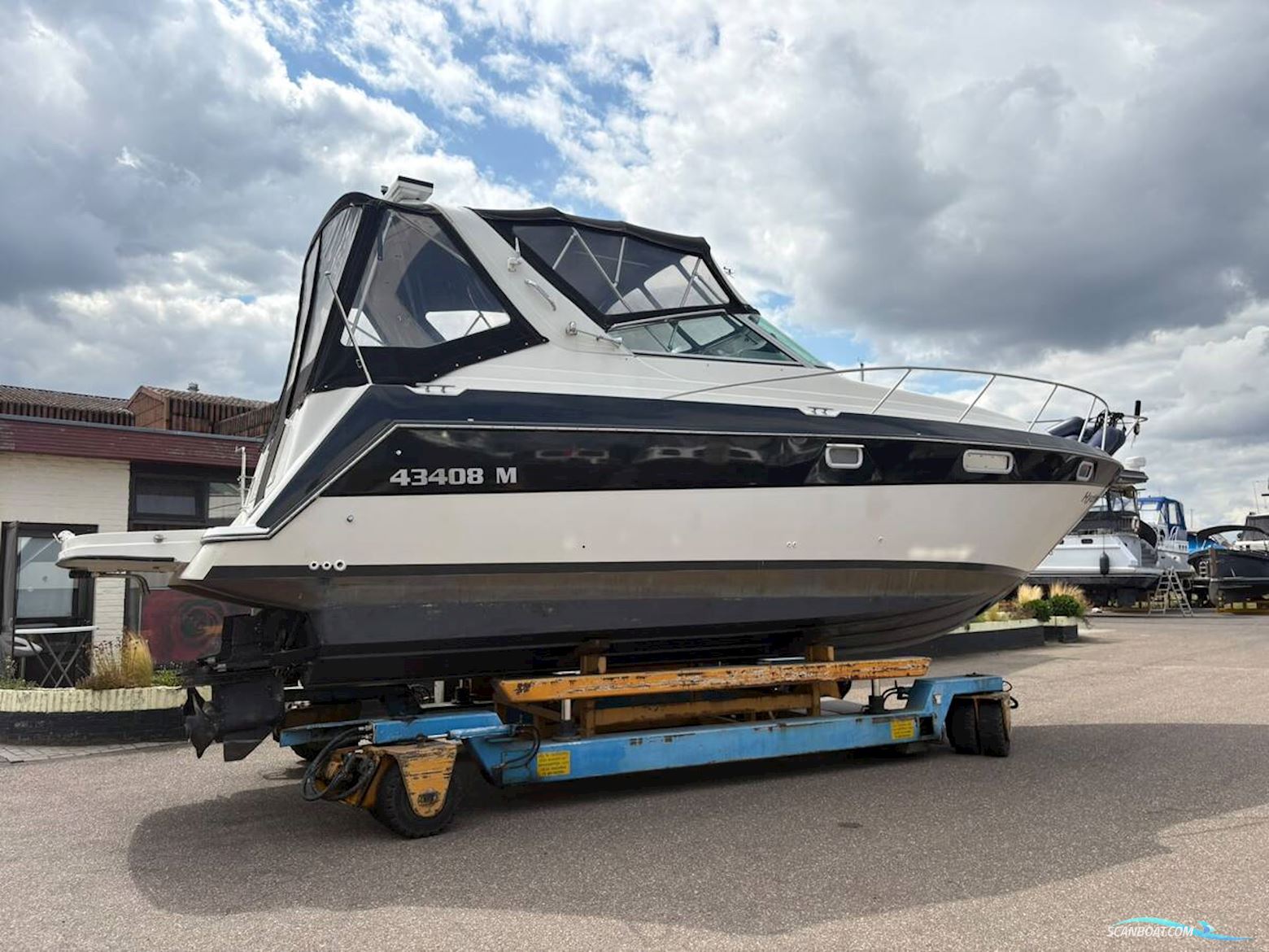 Maxum 3200 Scr
