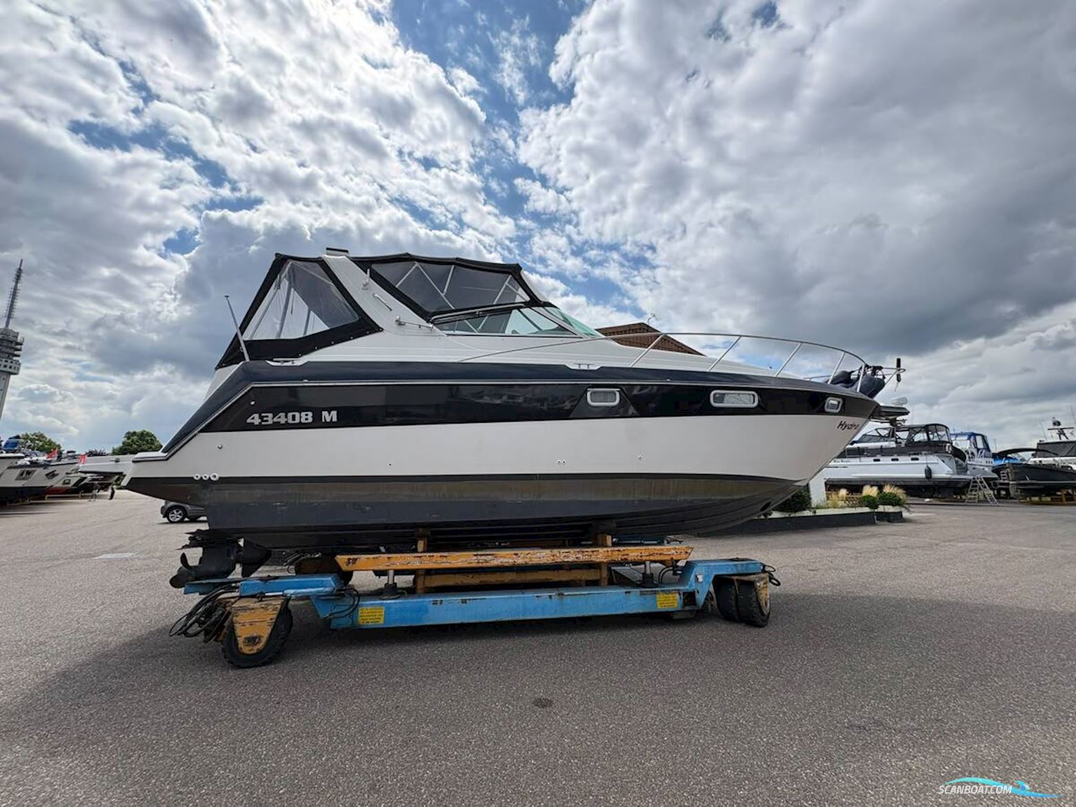Maxum 3200 Scr