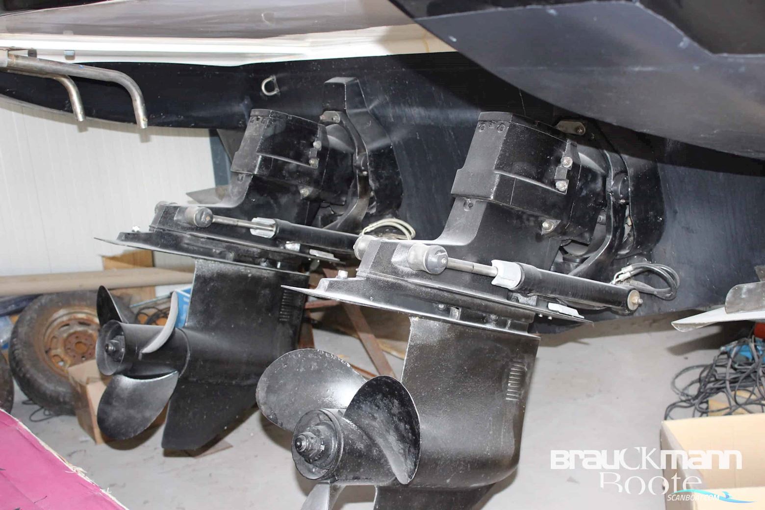 Maxum 3300 SCR