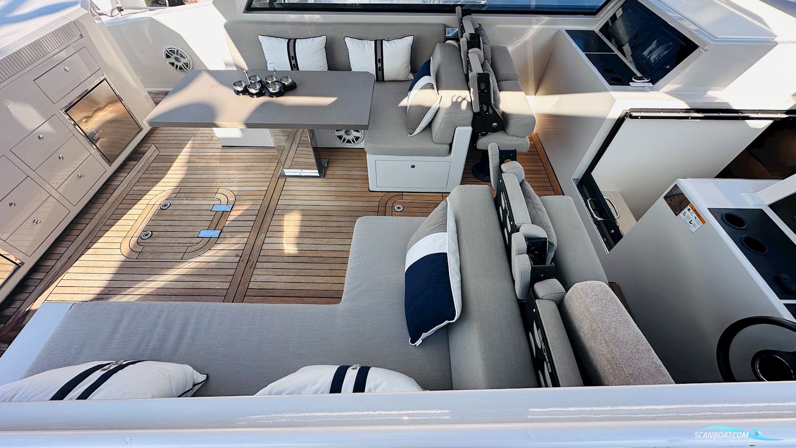Mazu Yachts 42 WA