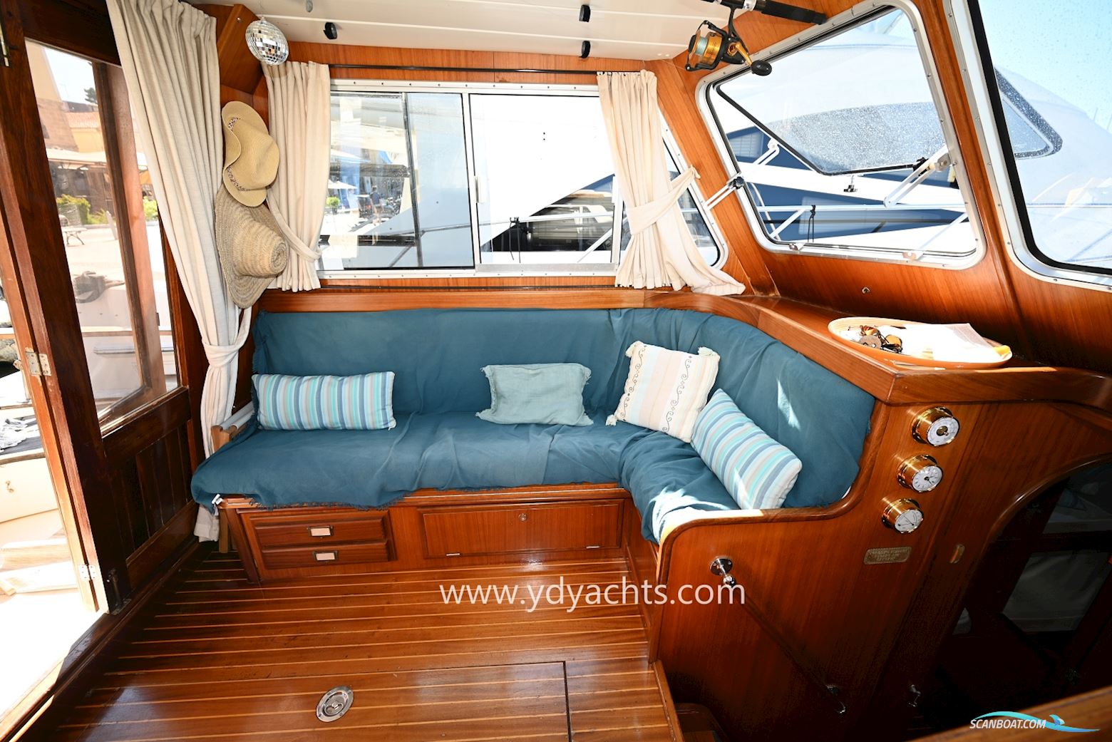 MENORQUIN 120 Trawler