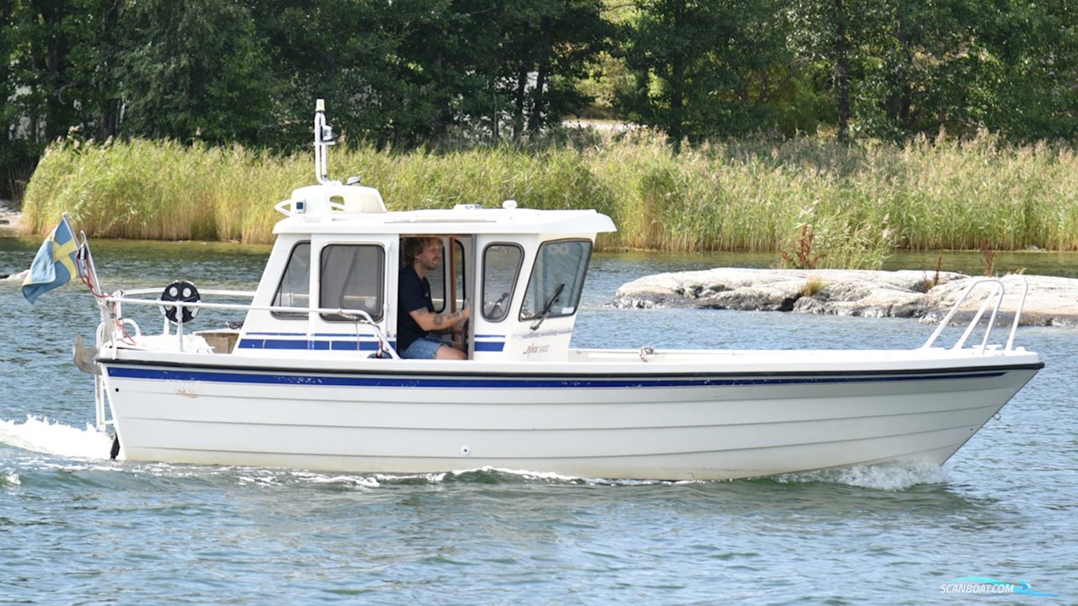 Minor 6400 Walk Round Cabin Motorboot 1995, mit Yanmar motor, Sweden