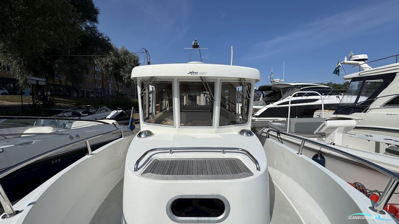 Minor Offshore 25