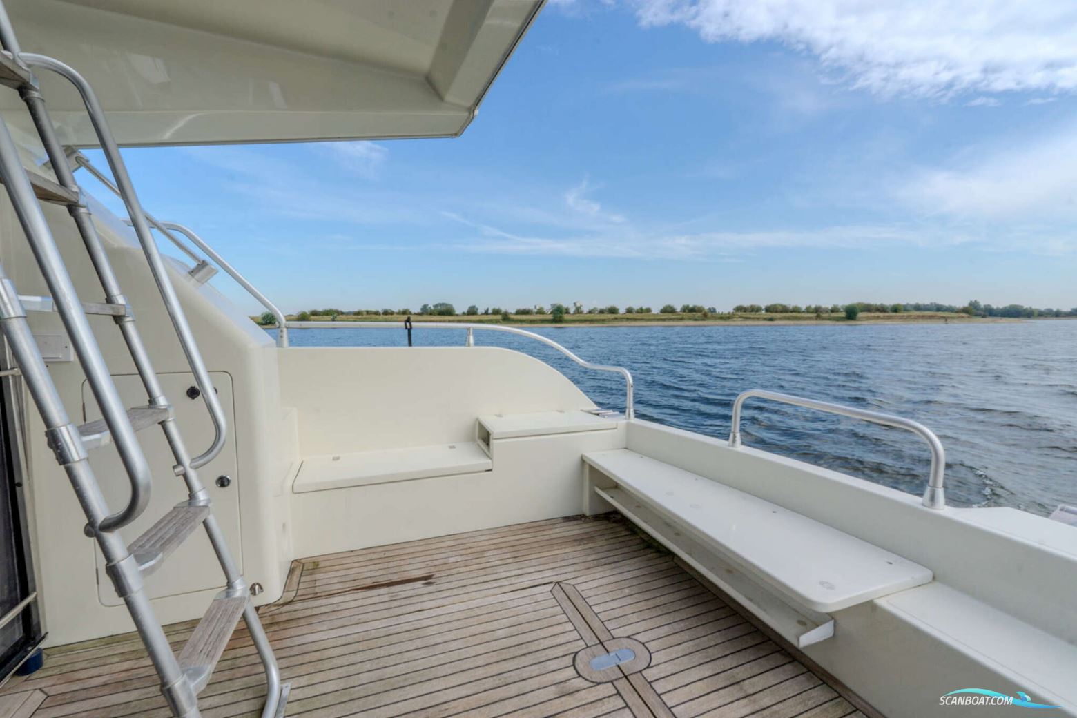 Mochi Craft 43 Flybridge