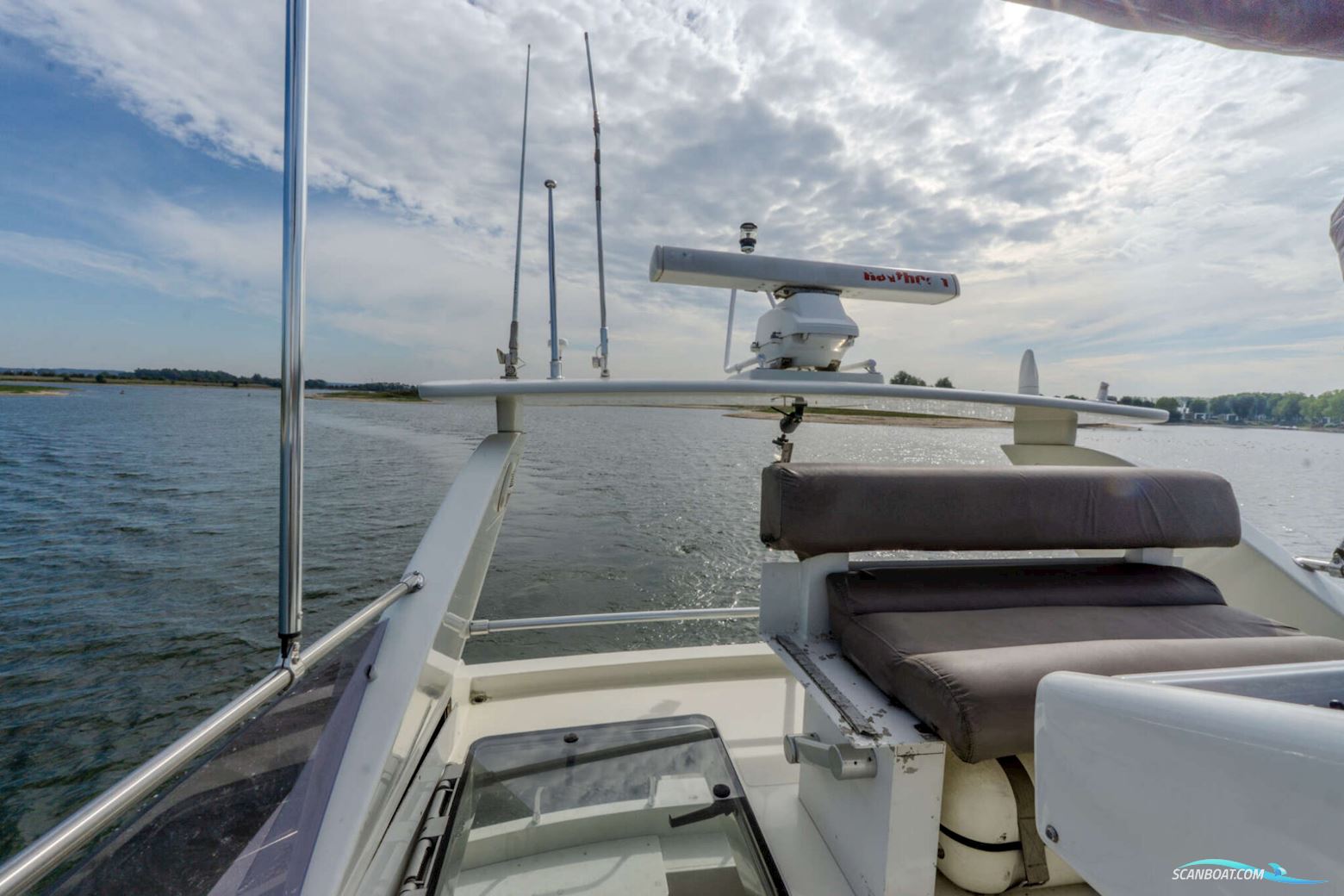 Mochi Craft 43 Flybridge