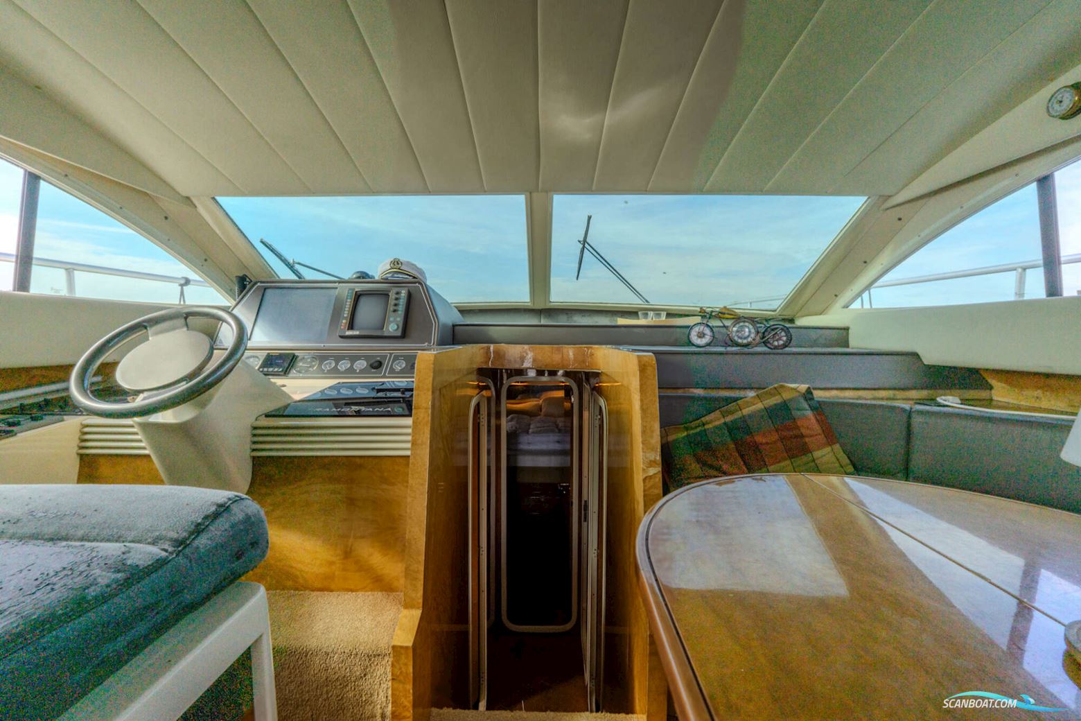 Mochi Craft 43 Flybridge