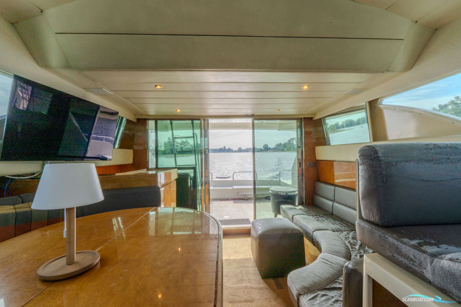 Mochi Craft 43 Flybridge
