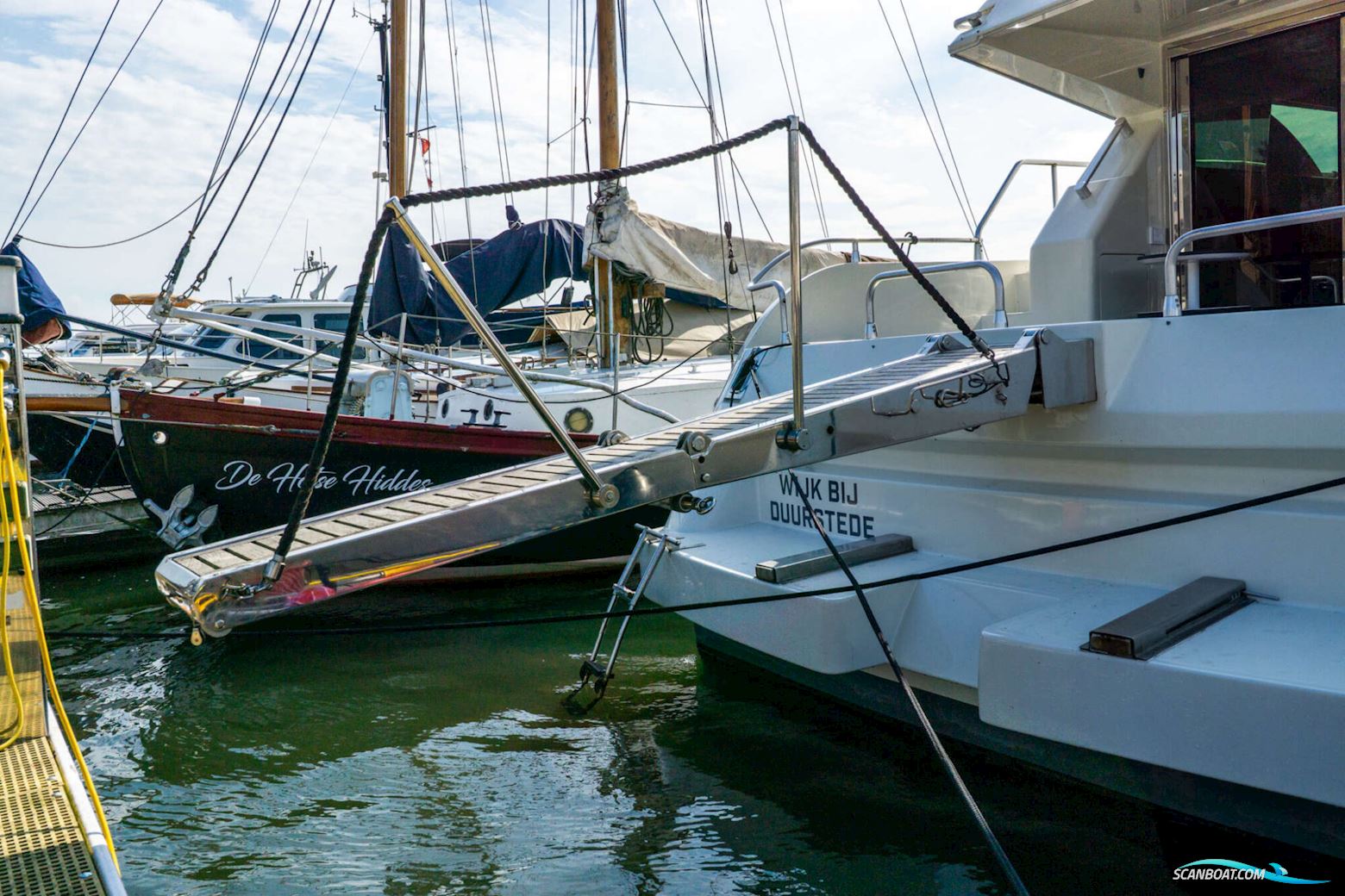 Mochi Craft 43 Flybridge