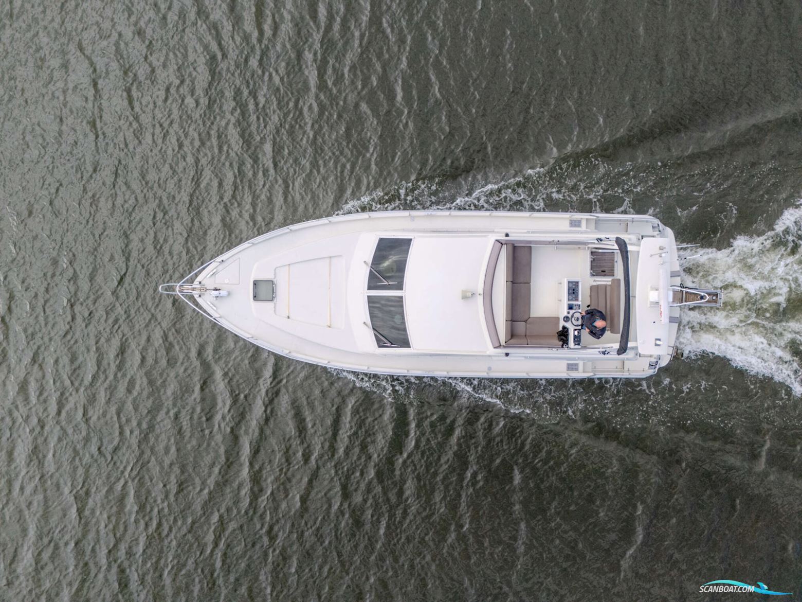 Mochi Craft 43 Flybridge