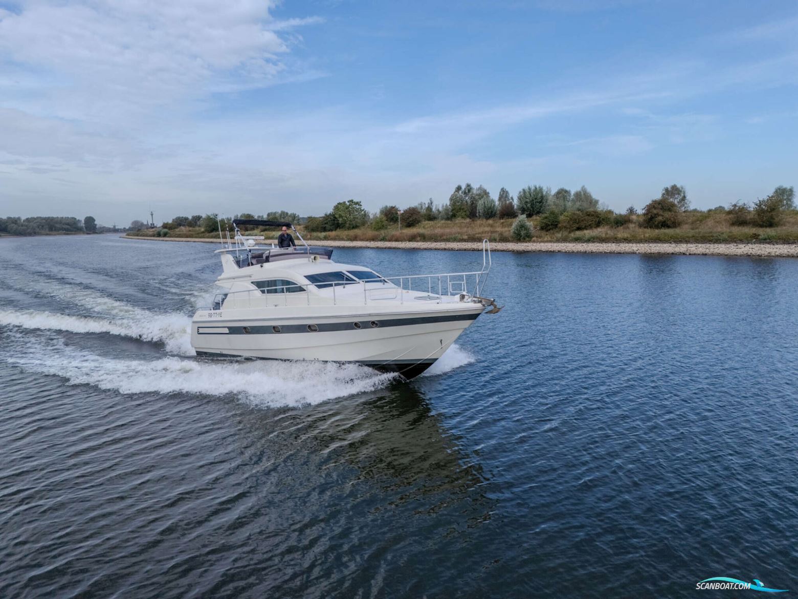 Mochi Craft 43 Flybridge