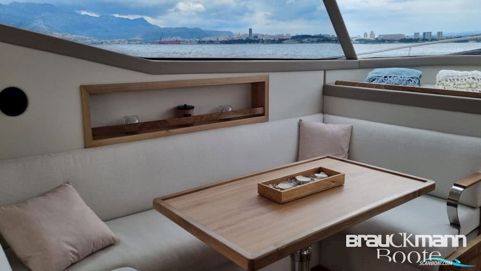 Monachus Yachts Issa 45