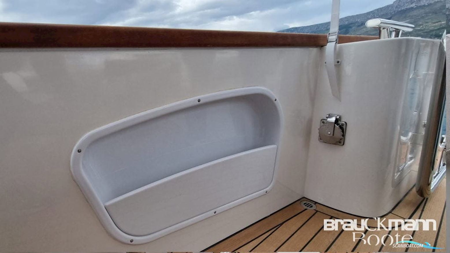 Monachus Yachts Issa 45