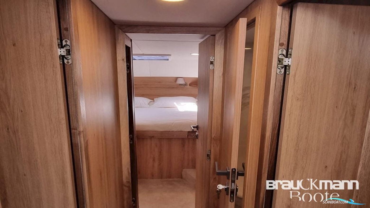 Monachus Yachts Issa 45